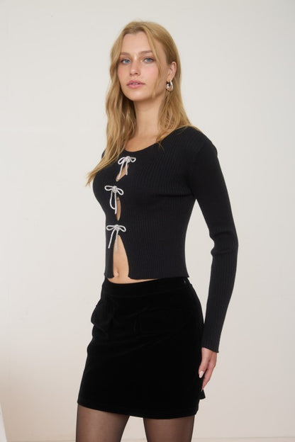 FRONT JEWELED BOW CUT OUT DETAIL KNIT CARDIGAN