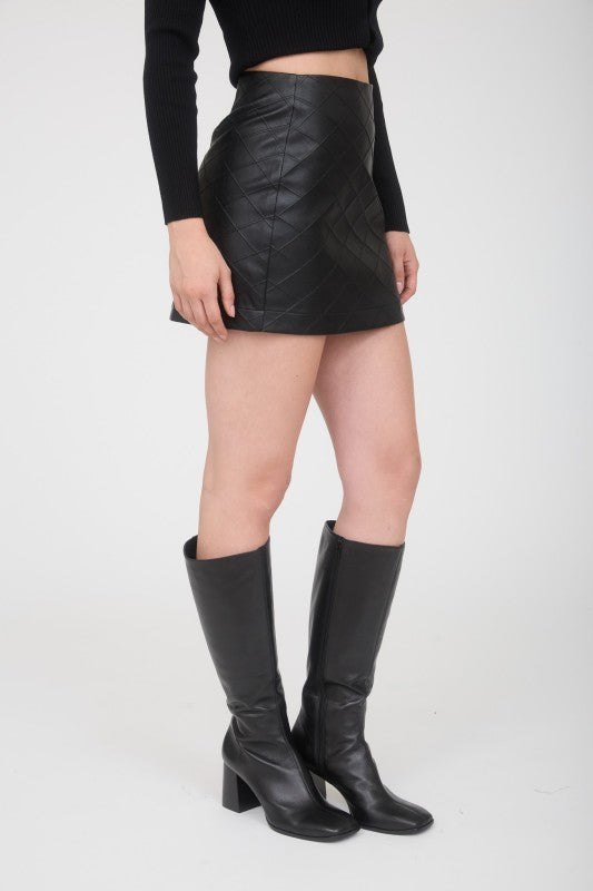 DIAMOND PATTERN FAUX LEATHER MINI SKIRT