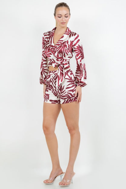 PRINTED LONG SLEEV CROP TOP SHORTS SET