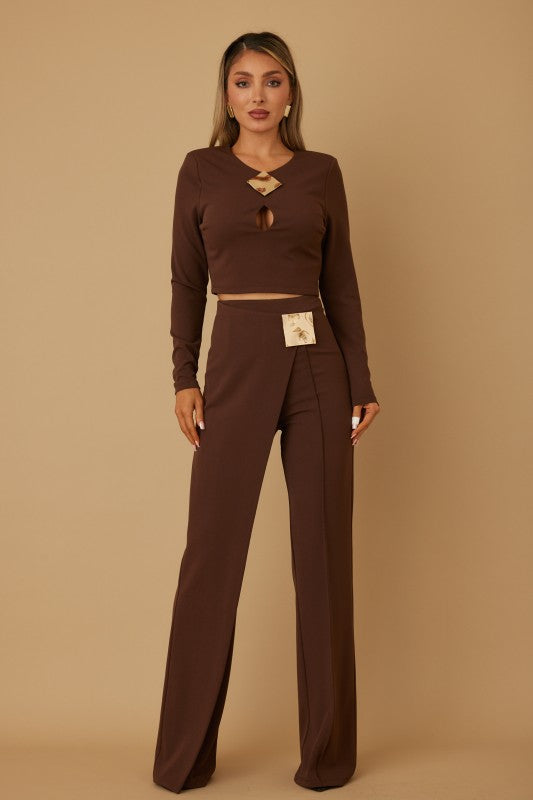 CROP TOP PANTS SET WITH GOLD ACCESSORIES