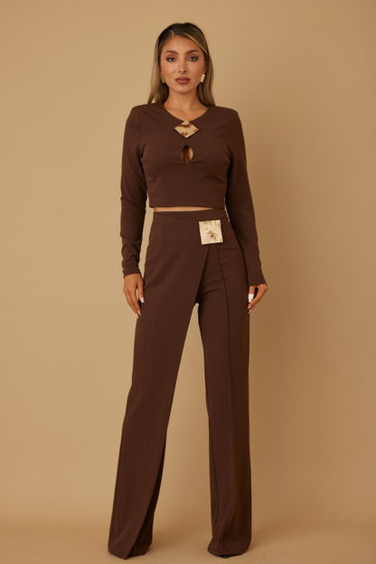 CROP TOP PANTS SET WITH GOLD ACCESSORIES