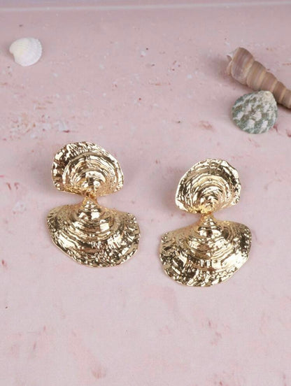 VINTAGE METAL SEASHELL EARRINGS