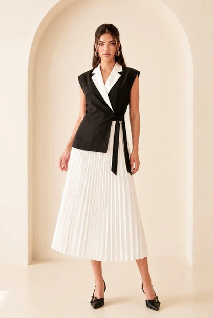MIDI PLEATED DRESS WITH WAIST BELT