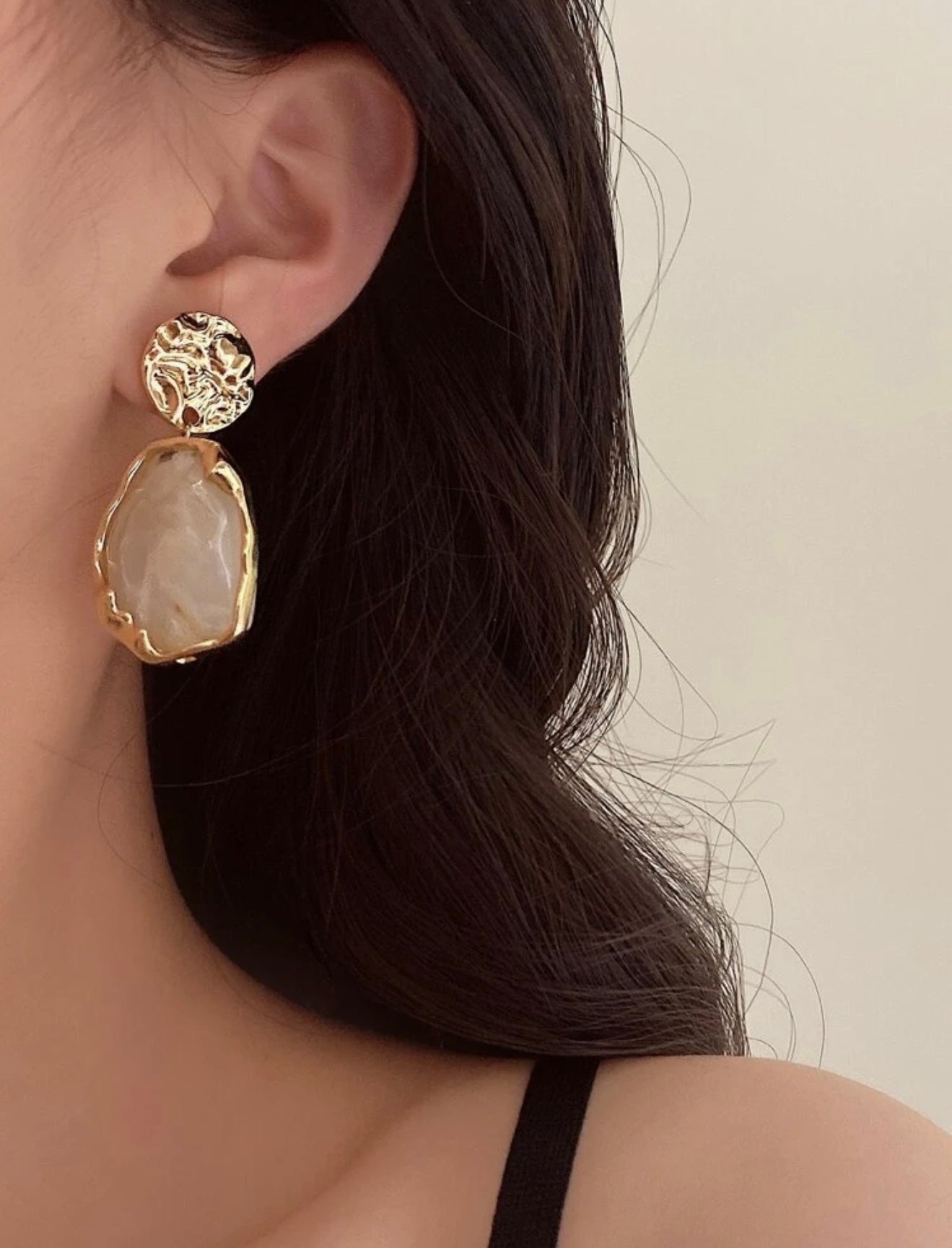 TEXTURED GEOMETRIC DROP EARRINGS