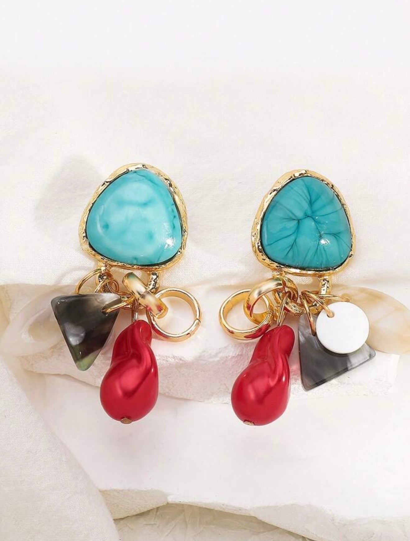 IRREGULAR GEOMETRIC RESIGN RETRO EARRINGS