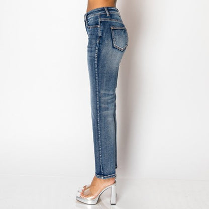 STRAIGHT JEANS