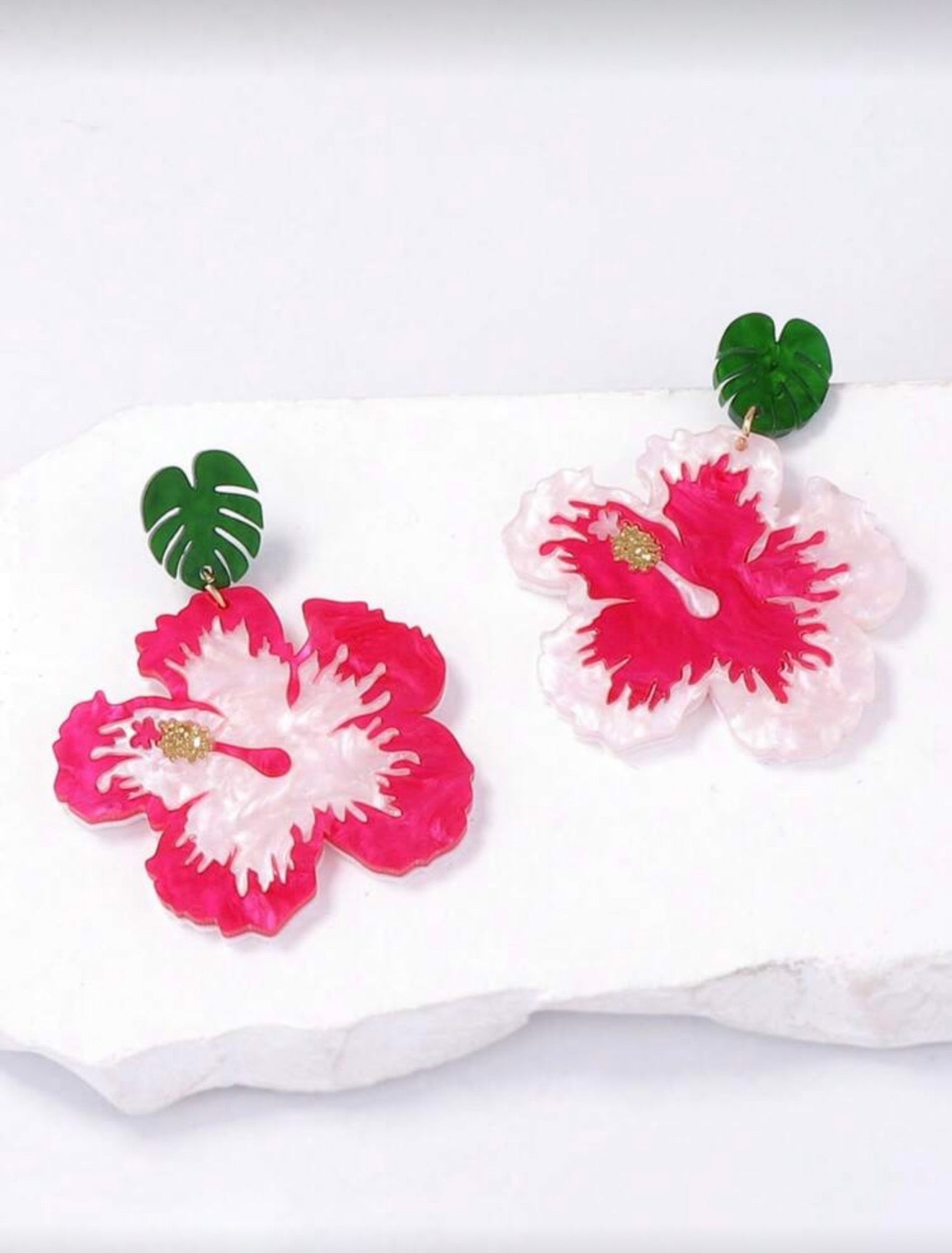 ACRYLIC FLOWER DROP EARRINGS