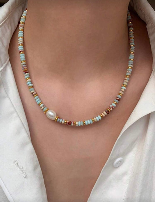 RETRO STONE NECKLACE WITH COLORED BEADS