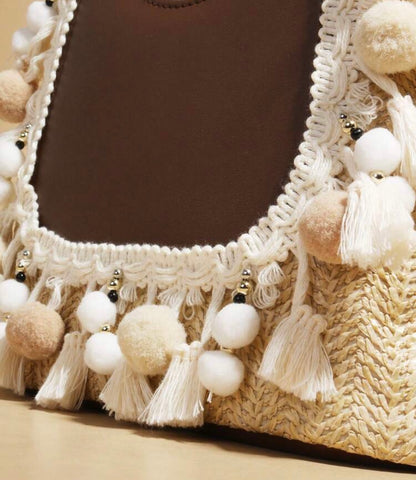 VINTAGE BOHEMIAN STYLED TASSELED STRAW & PU LEATHER BEACH BAG