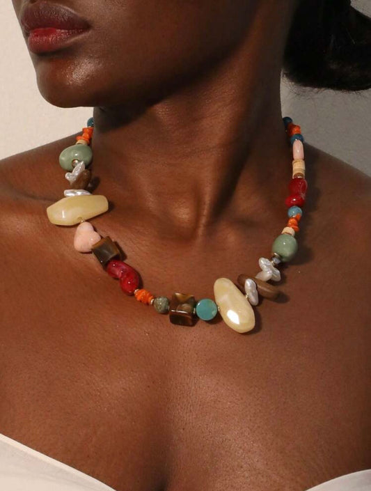 VINTAGE MULTI COLOR BEADED SHELL NECKLACE