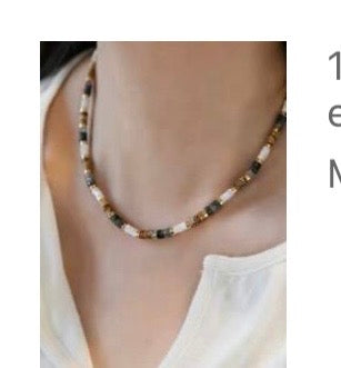 TWO LAYER BEADED NECKLACE AND PENDANT GOLD NECKLACE