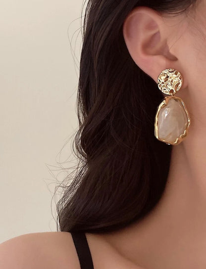 TEXTURED GEOMETRIC DROP EARRINGS