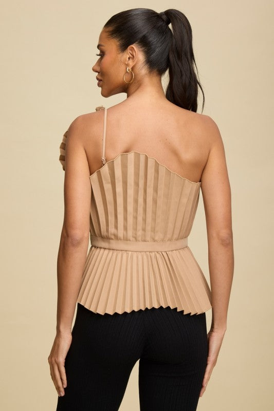 PLEATED ACCENT TOP