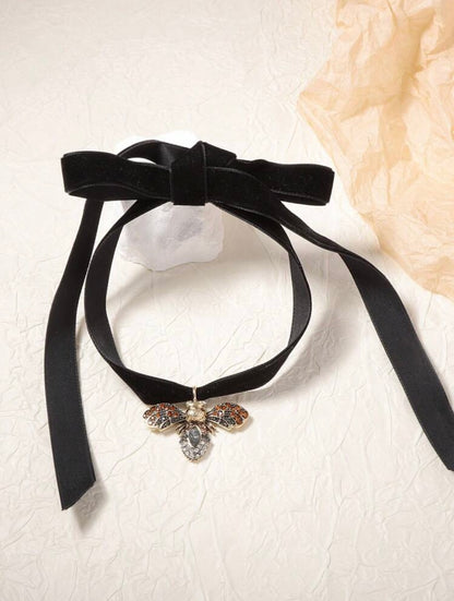 VELVET LONG ALLOY BEE ANT PENDANT NECKLACE