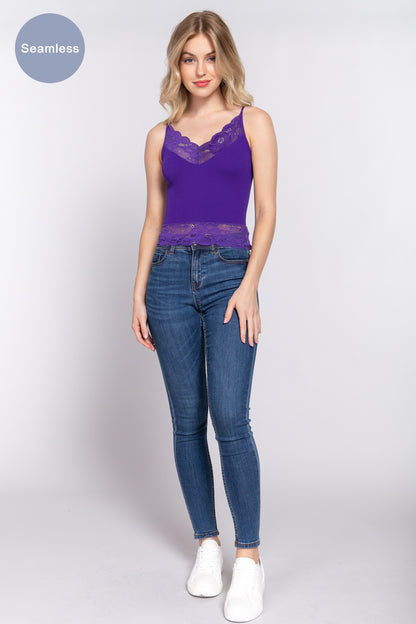 SEAMLESS V-NECK CAMI w/LACE DETAIL