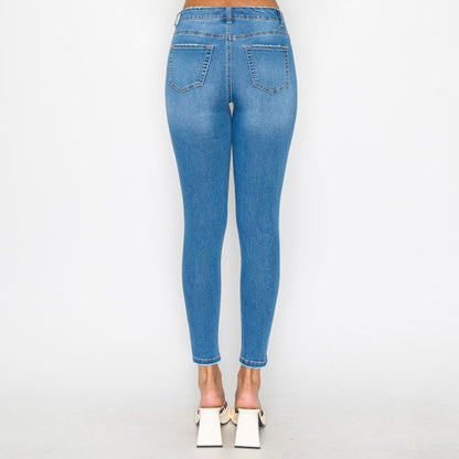 SLIGHTLY DISTRESSED SUPER STRETCHY SKINNY