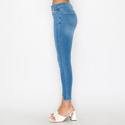 SLIGHTLY DISTRESSED SUPER STRETCHY SKINNY